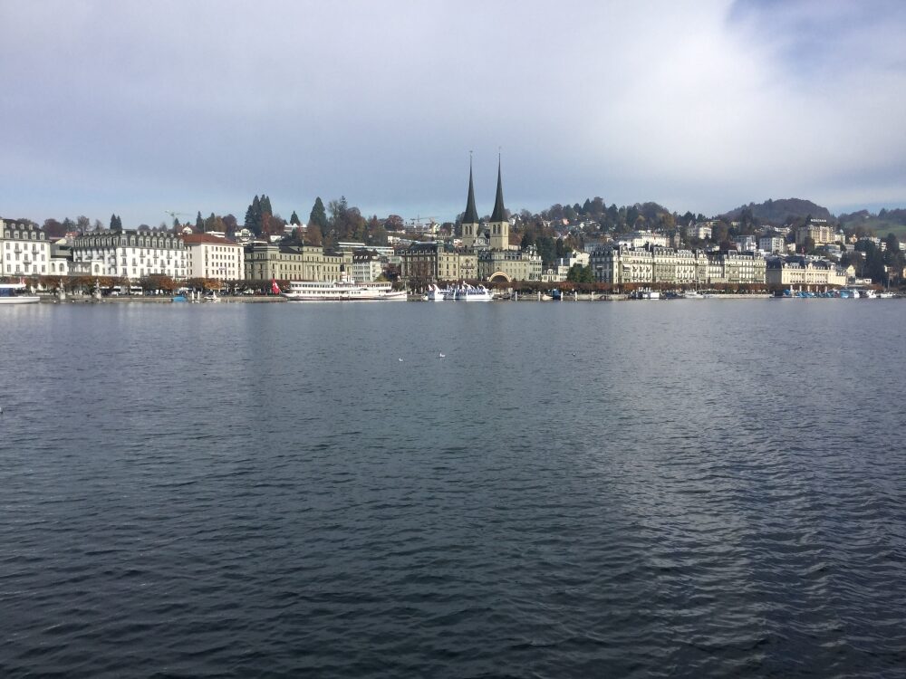Luzern, Seepanorama mit Hofkirche