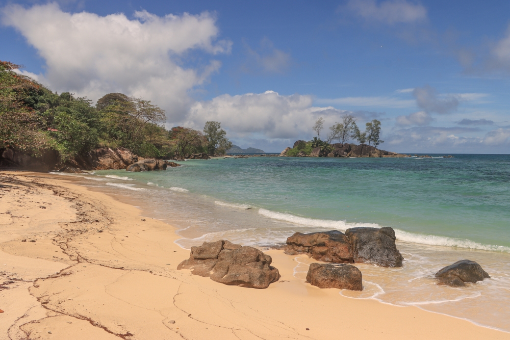 Seychellen, Mahé, Strand in Port Glaud