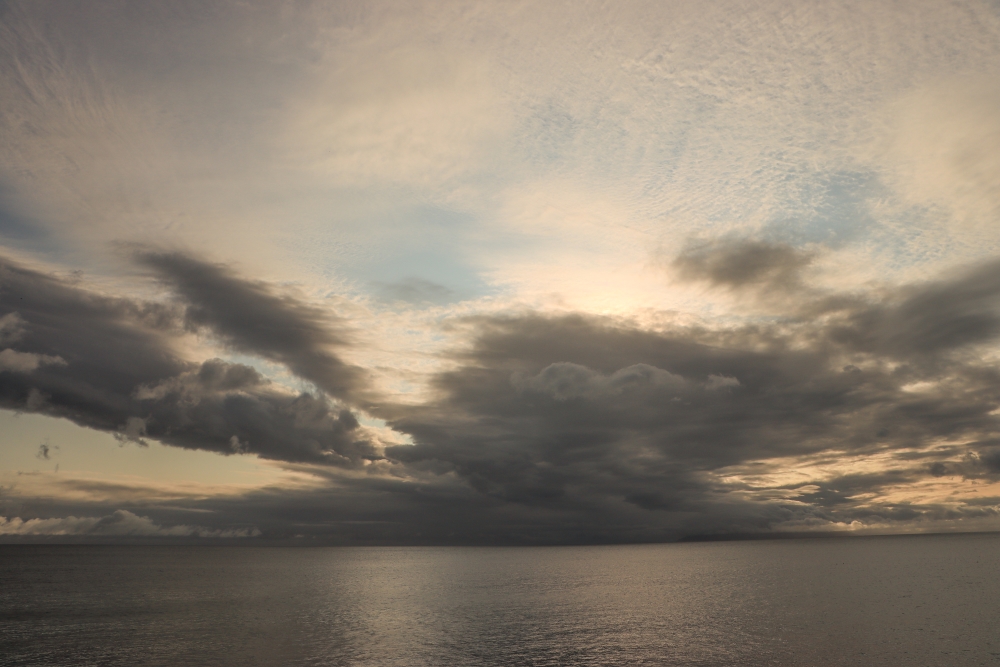 Seychellen; Abendhimmel über Silhouette
