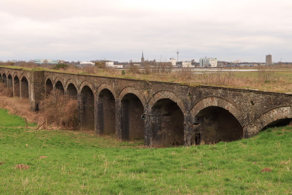 Niederrhein, Rheinbrücke